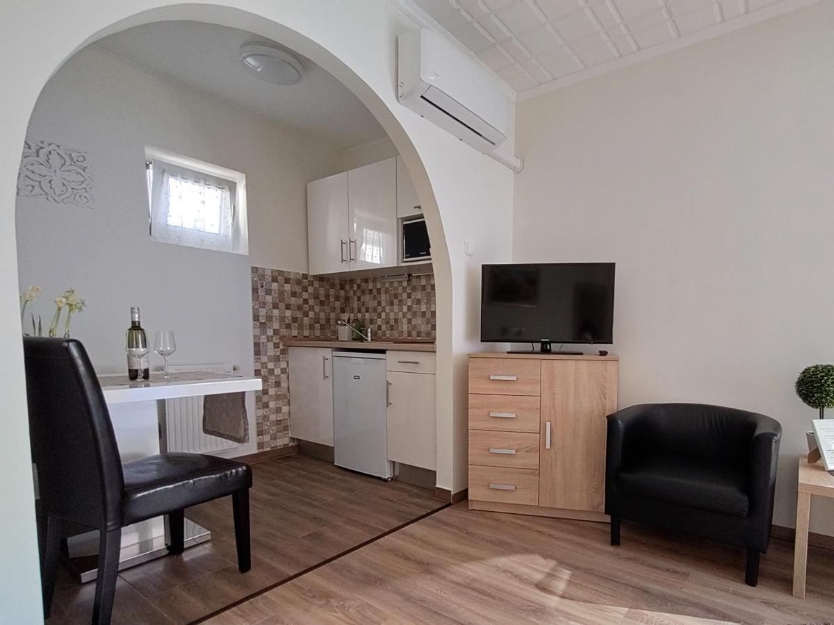 Szecsenyi Apartman เฮวิซ ภายนอก รูปภาพ