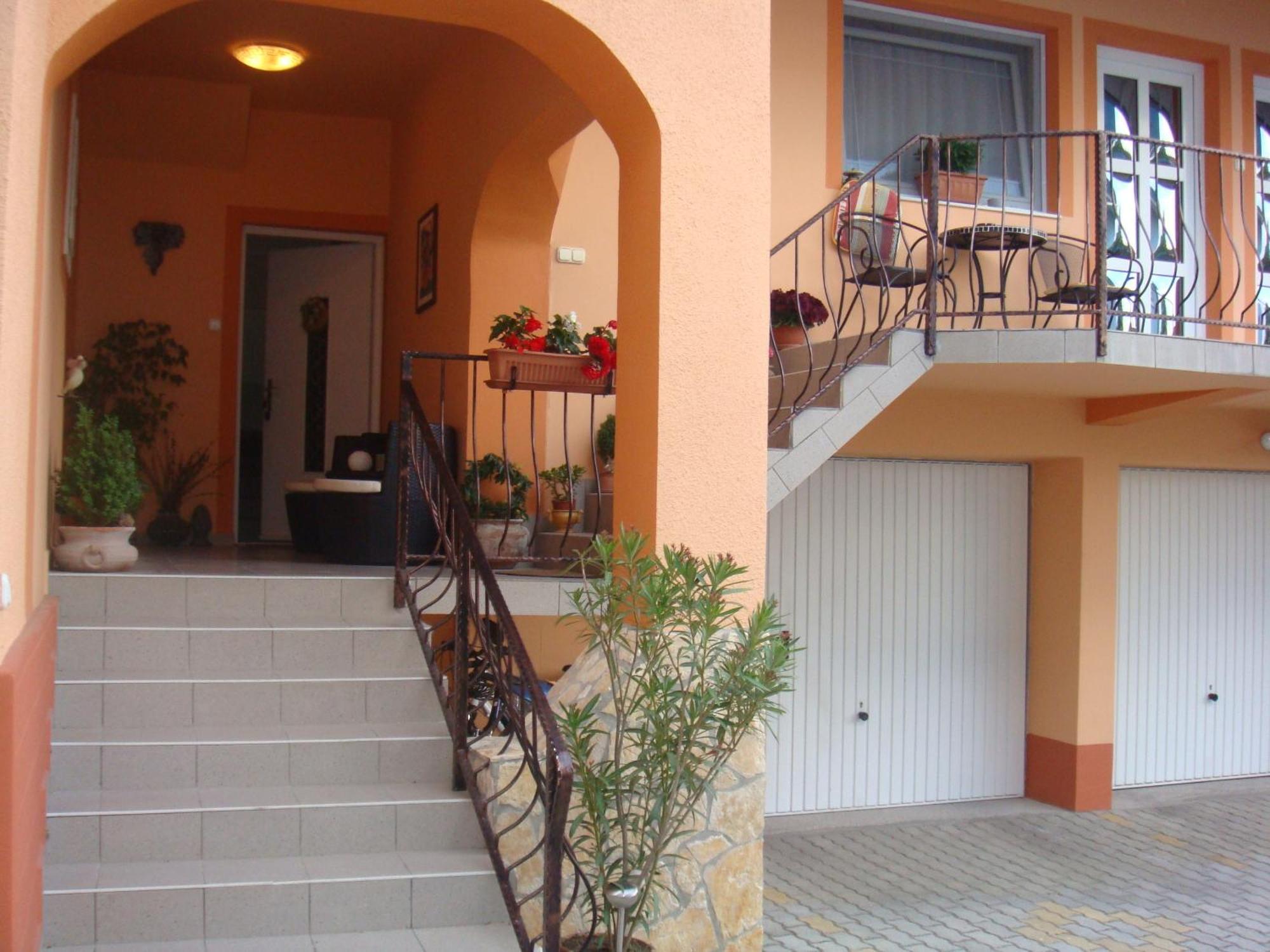 Szecsenyi Apartman เฮวิซ ภายนอก รูปภาพ