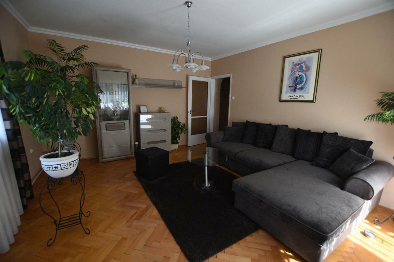 Szecsenyi Apartman เฮวิซ ภายนอก รูปภาพ