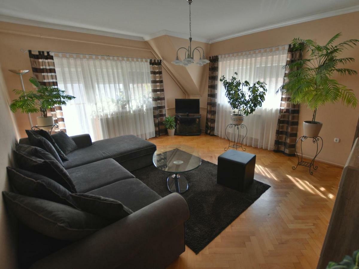 Szecsenyi Apartman เฮวิซ ภายนอก รูปภาพ